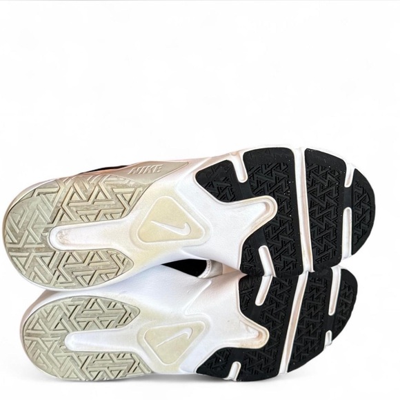 Nike Legend Essential 2 Men’s Size 10 Training Shoes Pure Platinum White/ Black - Picture 6 of 6